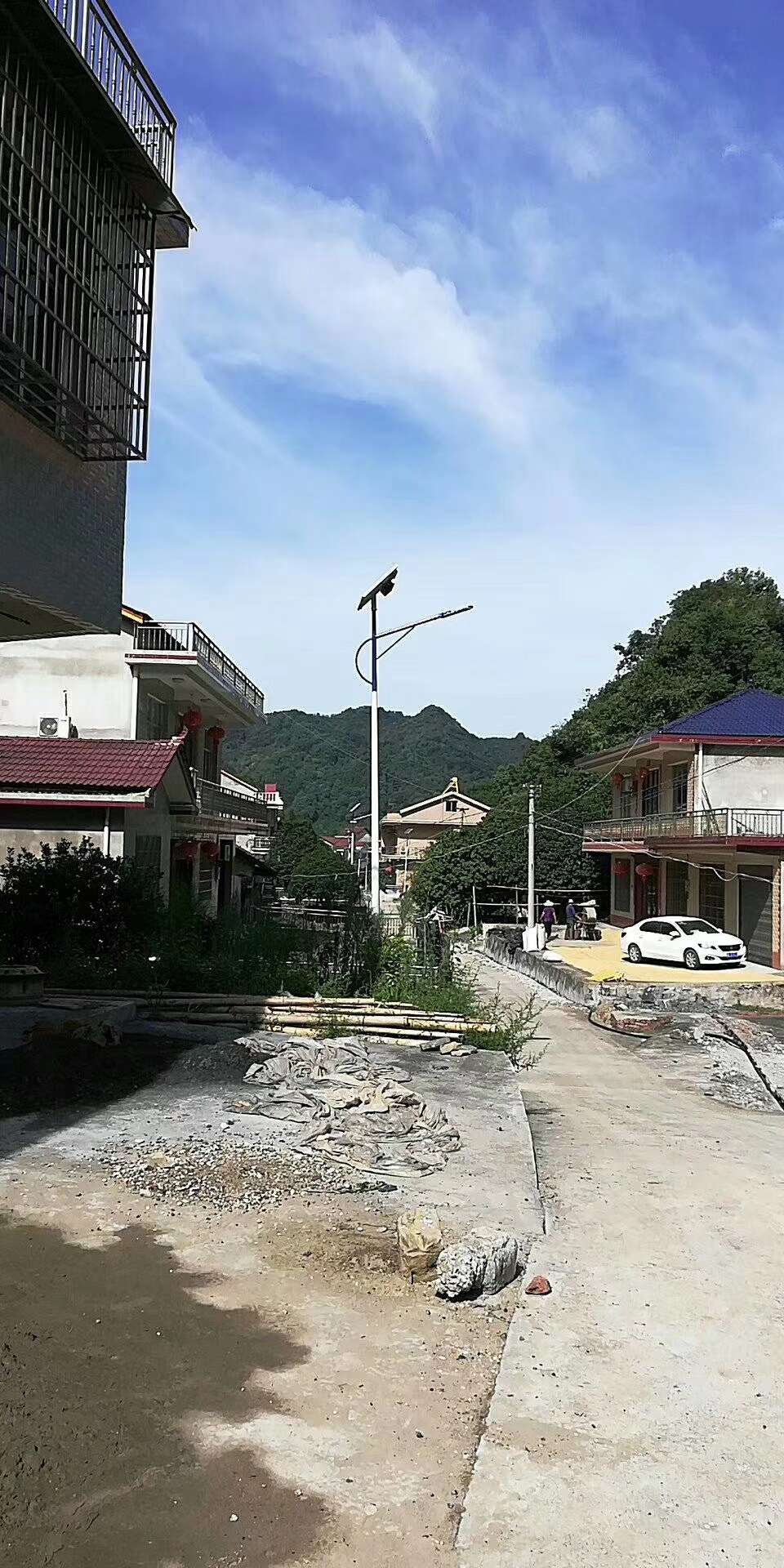 湖南省常德市桃源县理公港镇小河口村7米60w锂电池太阳能路灯工程案例